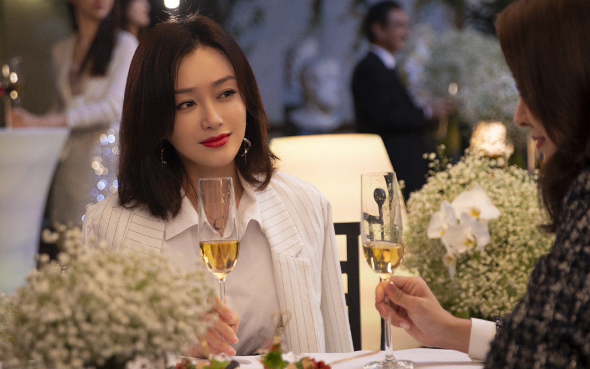 英超比赛中压迫防守对对手传球线路限制效果分析，英超攻防转换