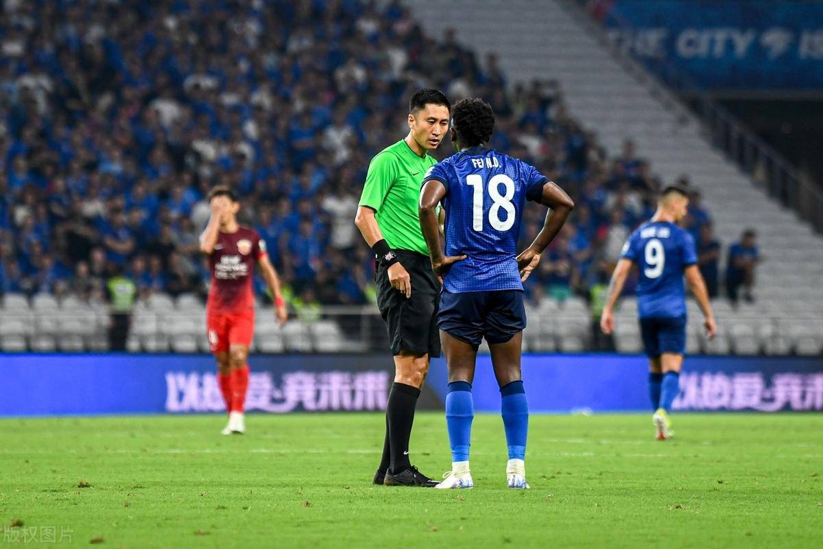 B体育APP:中超联赛裁判:接受监督,提升执法水平的简单介绍 B体育APP:中超联赛裁判:接受监督,提升执法水平的简单介绍