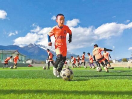 B体育APP:中国足球校园足球发展现状调研:普及与提高并重,构建人才金字塔的简单介绍 B体育APP:中国足球校园足球发展现状调研:普及与提高并重,构建人才金字塔的简单介绍
