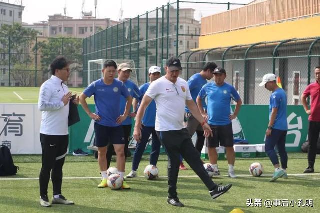 关于B体育APP:中国足球青训“急功近利”,家长:孩子踢球是为了“一夜暴富”!的信息 关于B体育APP:中国足球青训“急功近利”,家长:孩子踢球是为了“一夜暴富”!的信息