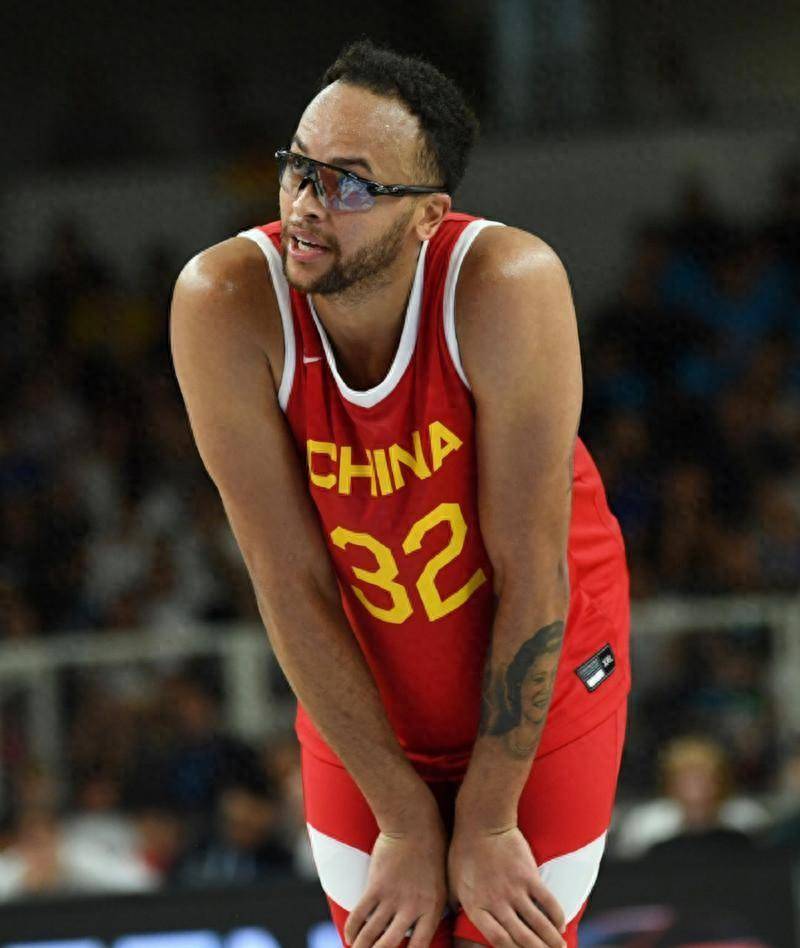 包含B体育官网：篮球球星的个人社交媒体：如何与球迷互动，传递正能量？的词条